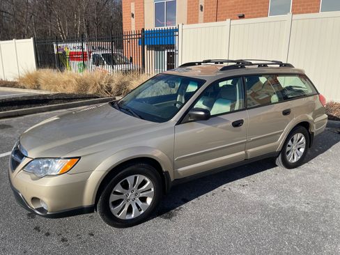 Used 2008 Subaru Outback 2.5i L.L. Bean image 2