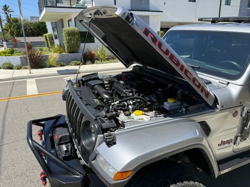 Used 2019 Jeep Wrangler Unlimited Rubicon AWD/4WD image 9
