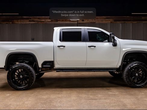 Used 2023 Chevrolet Silverado 2500 Custom w/ Custom Convenience Package AWD/4WD image 10