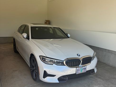 Used 2021 BMW 330i xDrive Sedan w/ Premium Package AWD/4WD image 10