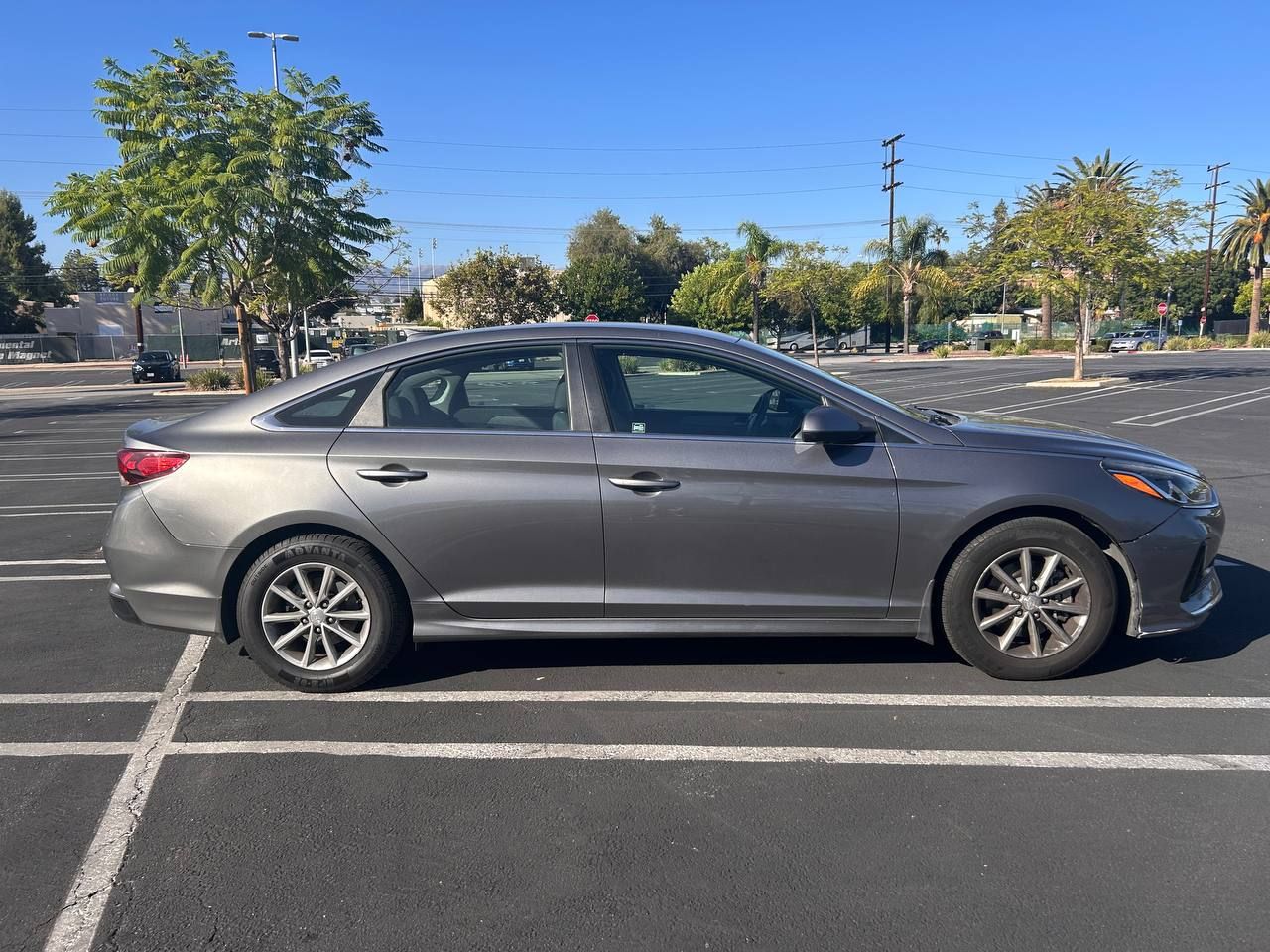 Used 2018 Hyundai Sonata SE FWD image 2