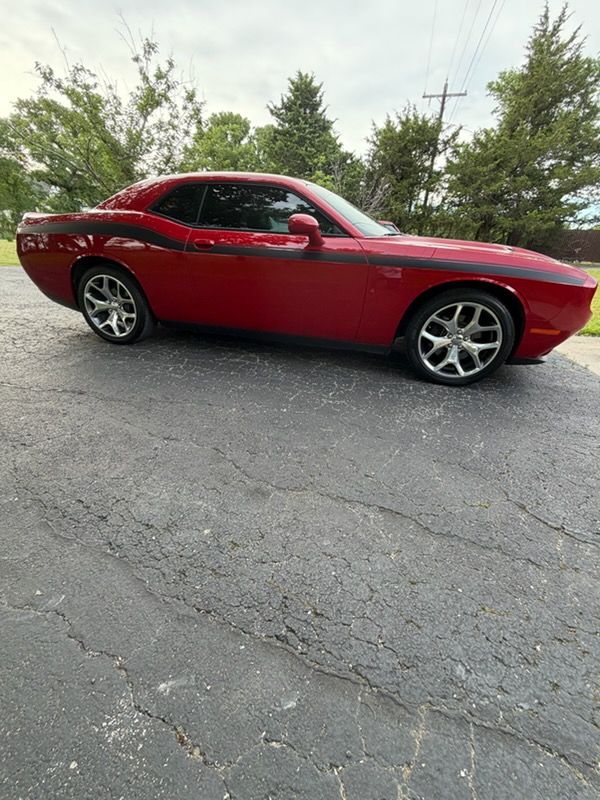 Used 2015 Dodge Challenger SXT Plus RWD image 2