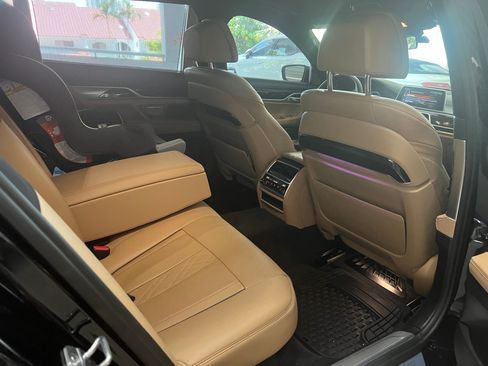 Used 2016 BMW 740i image 17