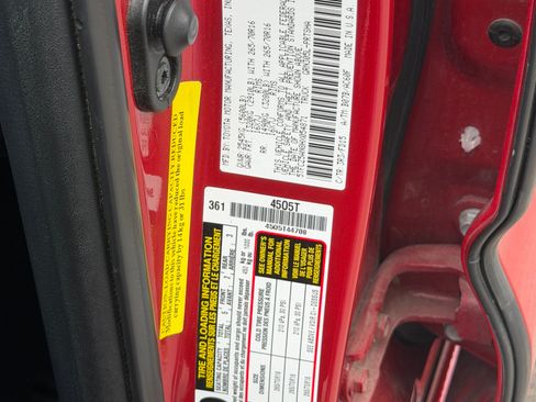 Used 2017 Toyota Tacoma TRD Off-Road image 10