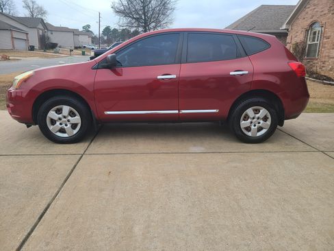 Used 2014 Nissan Rogue S image 1