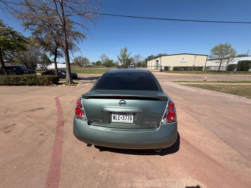 Used 2005 Nissan Altima 3.5 SE image 4