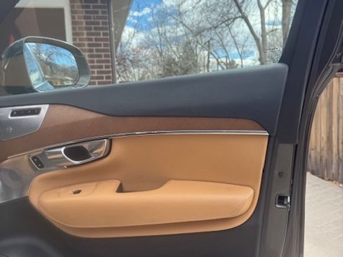 Used 2018 Volvo XC90 T8 Inscription w/ Convenience Package image 13