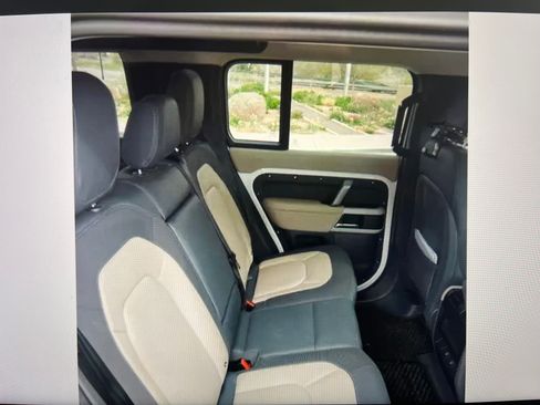 Used 2024 Land Rover Defender 110 X-Dynamic SE image 5