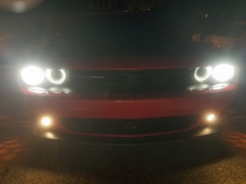 Used 2015 Dodge Challenger R/T Scat Pack w/ Scat Pack Appearance Package RWD image 15
