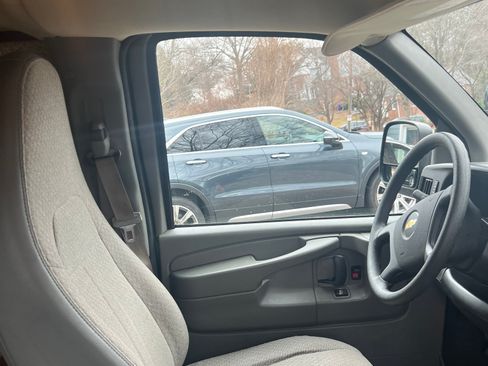 Used 2013 Chevrolet Express 2500 w/ Power Package image 13