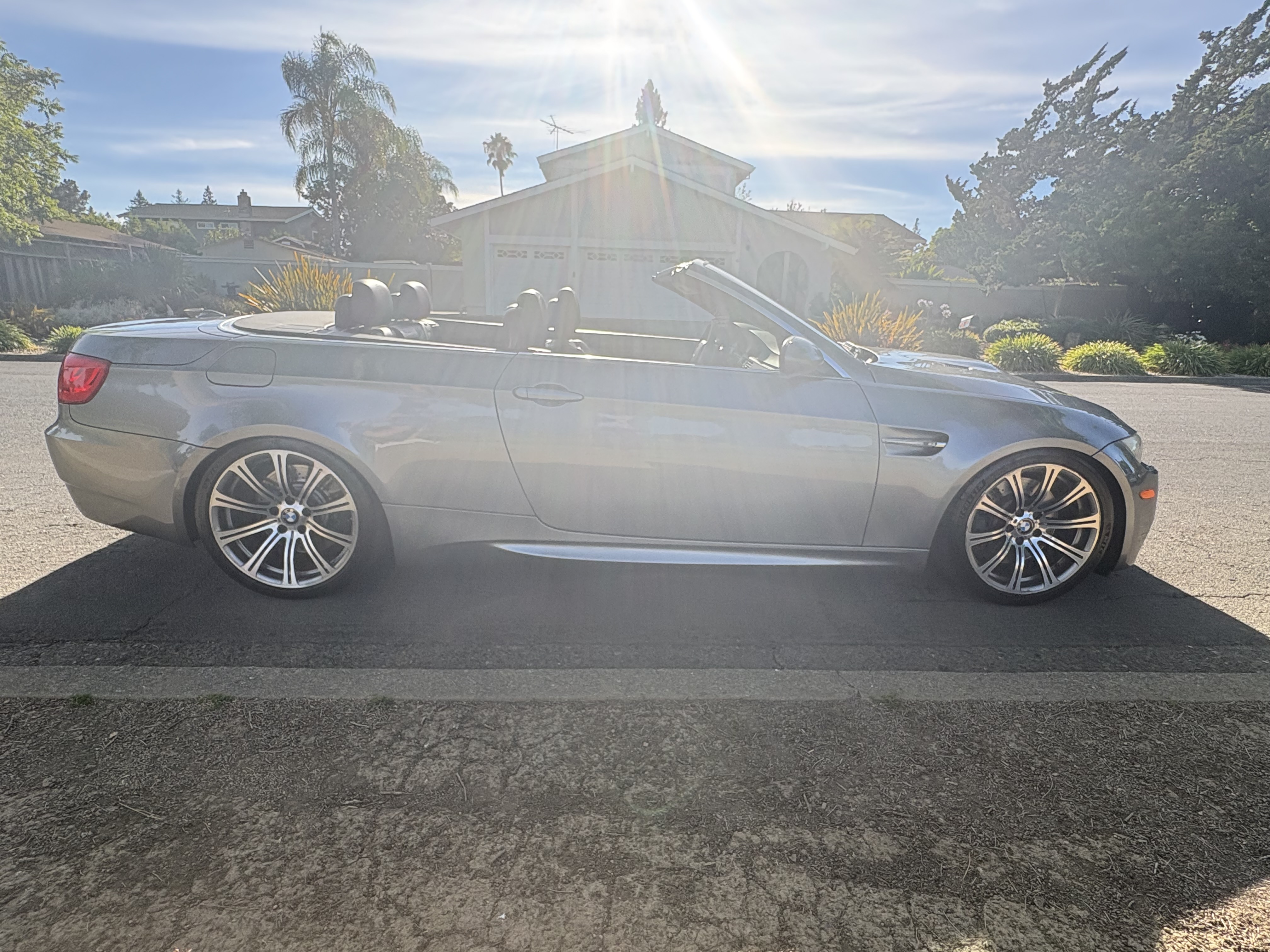 Used 2011 BMW M3 Convertible w/ Convenience Pkg RWD image 8