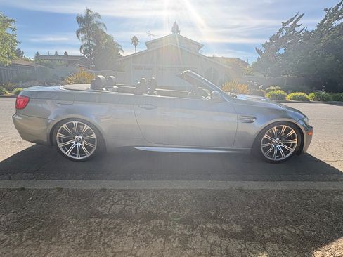 Used 2011 BMW M3 Convertible w/ Convenience Pkg RWD image 8
