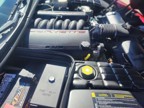 Used 2004 Chevrolet Corvette Coupe w/ Preferred Equipment Group image 10