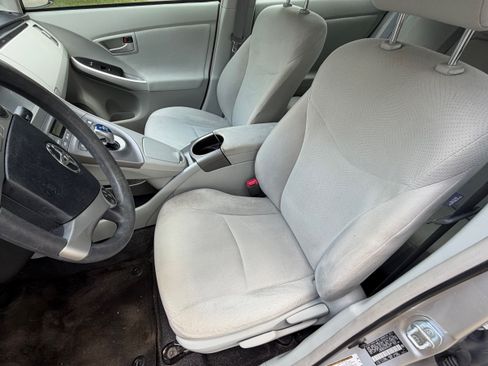Used 2013 Toyota Prius Two FWD image 13