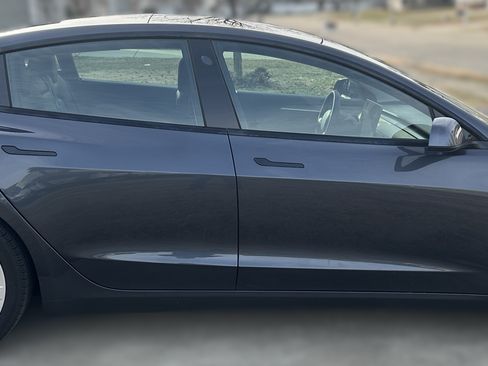 Used 2021 Tesla Model 3 Long Range image 10