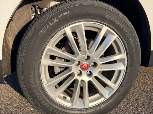 Used 2019 Jaguar F-PACE Prestige image 5