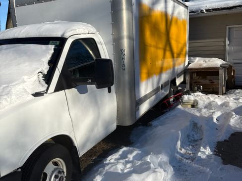 Used 2012 GMC Savana 3500 Van 2D image 1