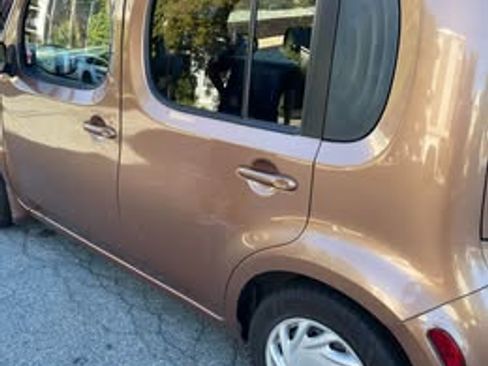 Used 2011 Nissan Cube 1.8 S w/ Interior Illumination Pkg image 6