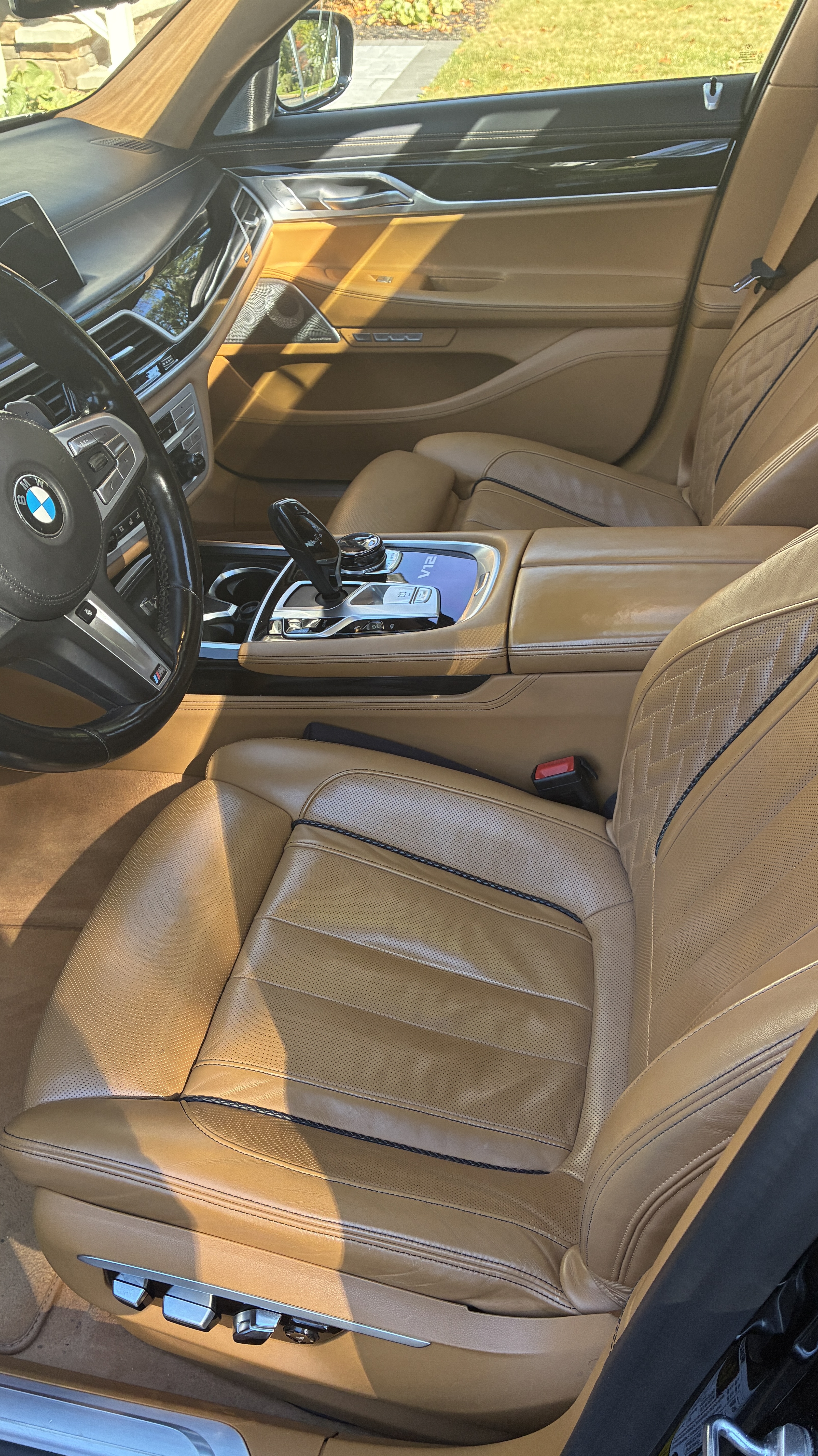 Used 2017 BMW M760i xDrive AWD/4WD image 4