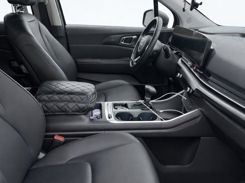 Used 2025 Kia Carnival SX w/ SX Dark Edition Package image 5