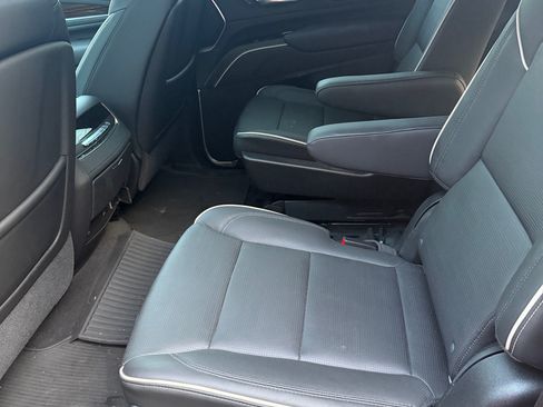 Used 2021 Cadillac Escalade Premium Luxury image 13