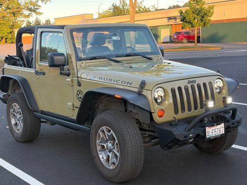 Used 2013 Jeep Wrangler Rubicon w/ PWR Convenience Group AWD/4WD image 29