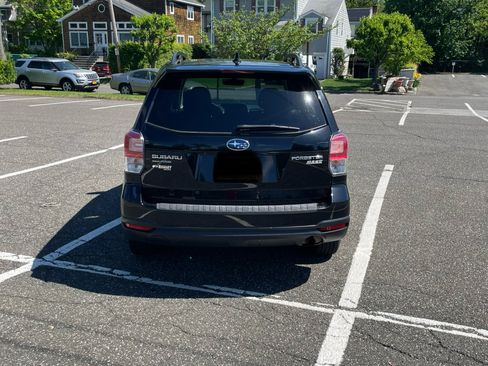 Used 2017 Subaru Forester 2.5i Premium w/ All-Weather Package image 2