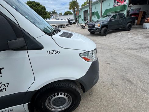 Used 2021 Mercedes-Benz Sprinter 2500 image 4