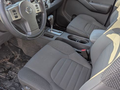 Used 2012 Nissan Frontier SV w/ Sport Appearance Pkg image 18