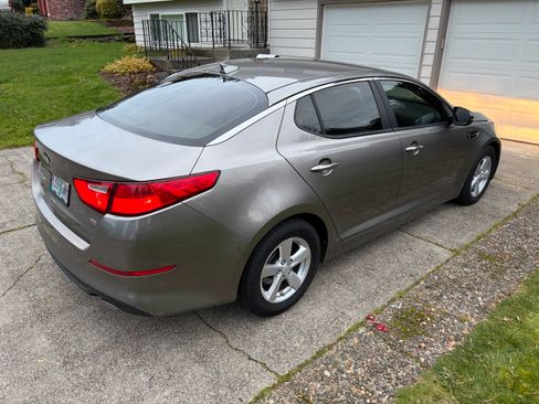Used 2014 Kia Optima LX image 9