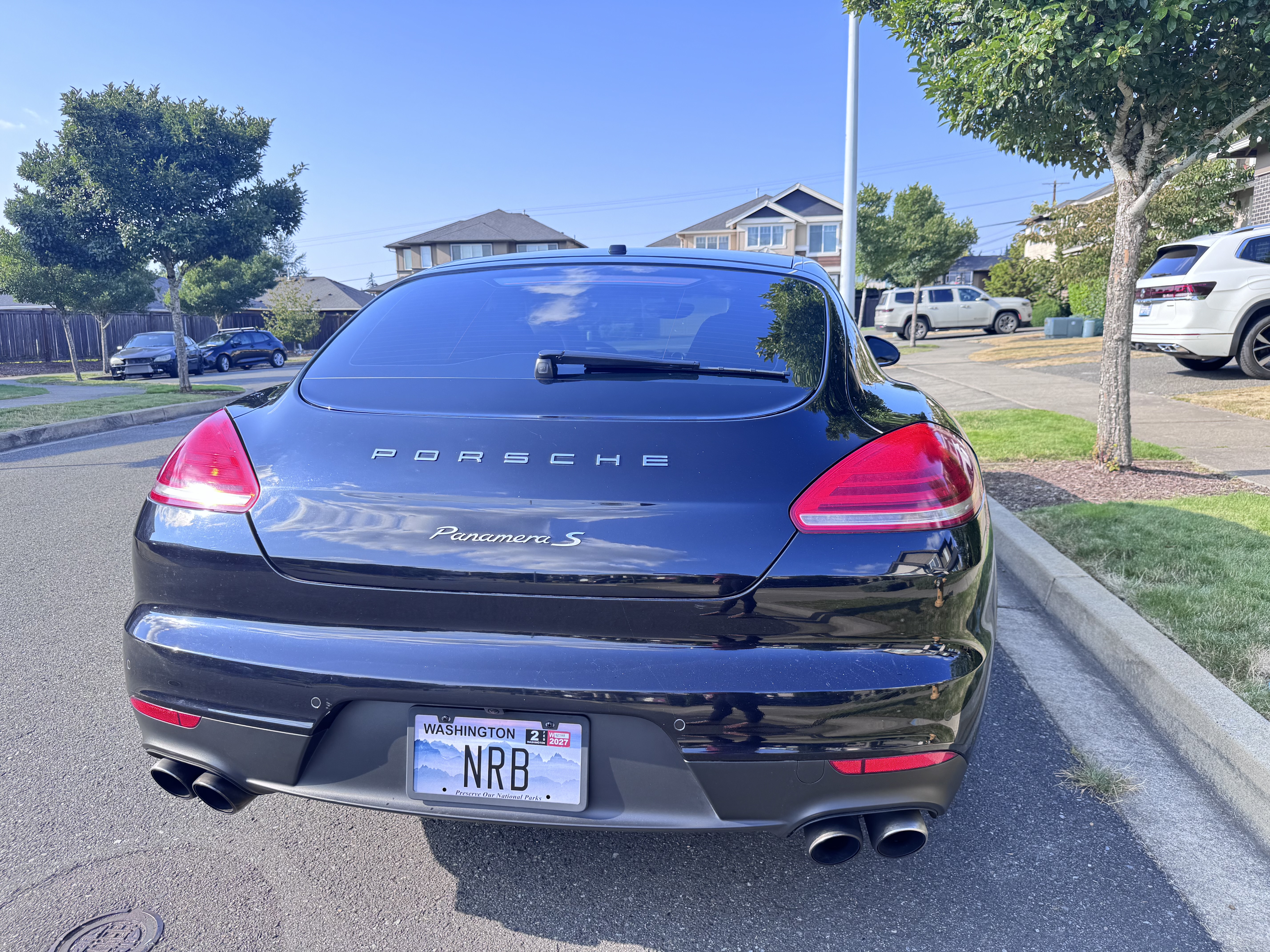 Used 2016 Porsche Panamera S RWD image 4