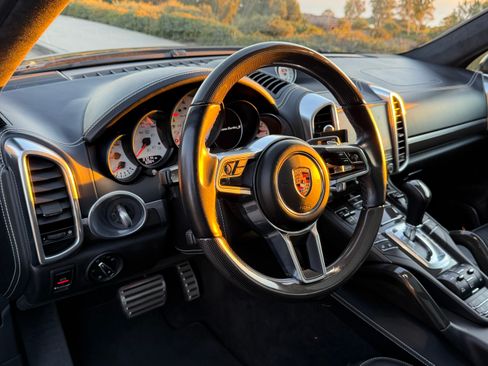 Used 2018 Porsche Cayenne Turbo S w/ Premium Package Plus image 6