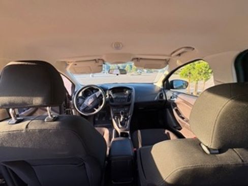 Used 2017 Ford Focus SE FWD image 11