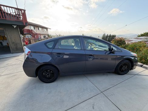 Used 2015 Toyota Prius Two FWD image 12