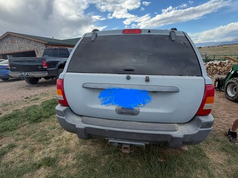 Used 2001 Jeep Grand Cherokee Laredo image 2