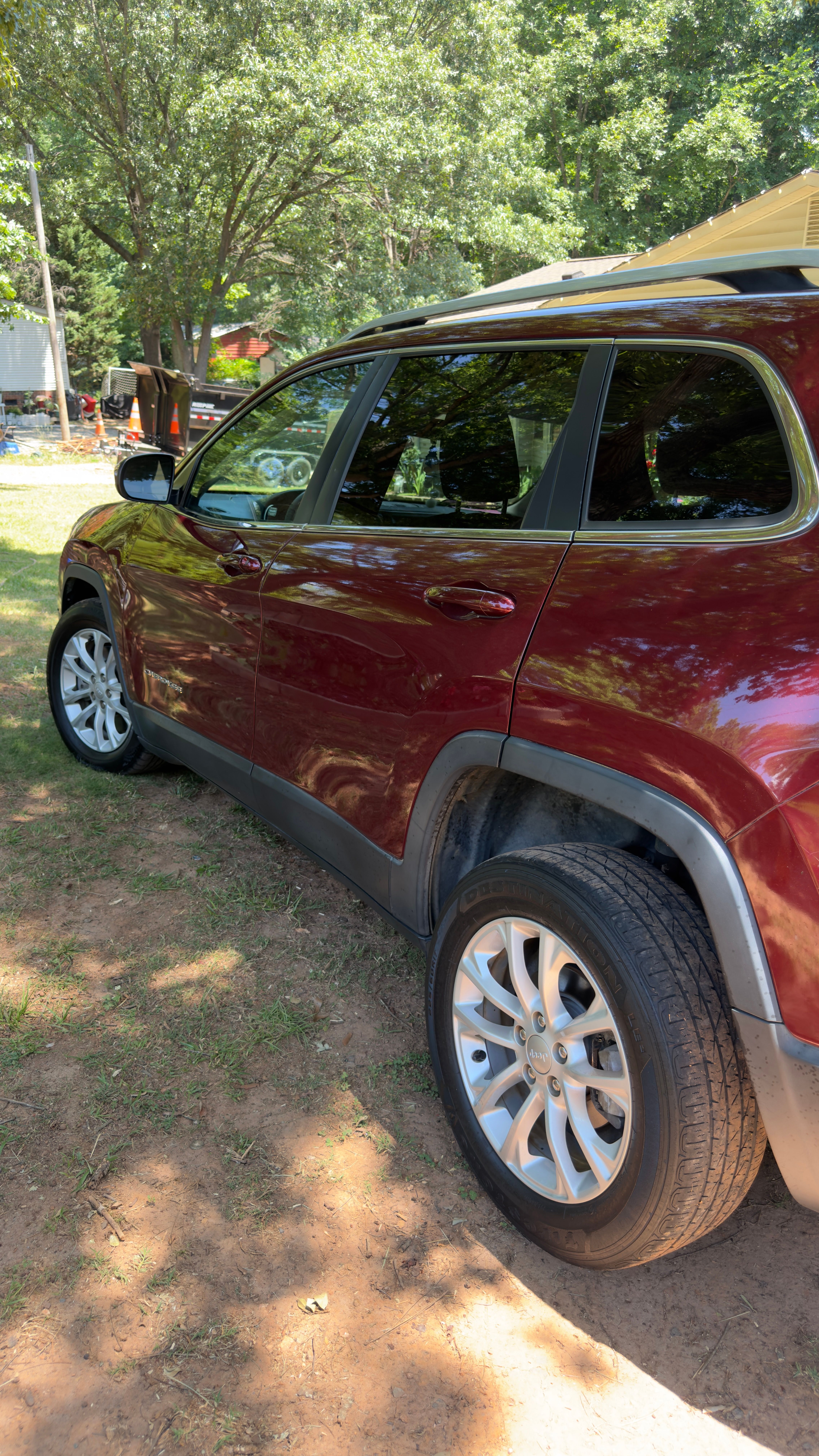 Used 2019 Jeep Cherokee Latitude w/ Popular Appearance Group FWD image 4
