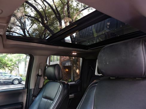 Used 2018 Ford F150 Lariat w/ Equipment Group 502A Luxury RWD image 5