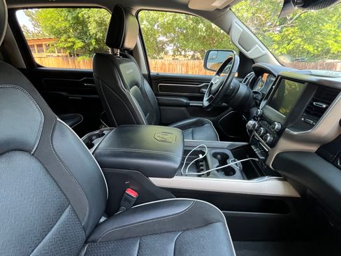 Used 2022 RAM 1500 Laramie AWD/4WD image 11