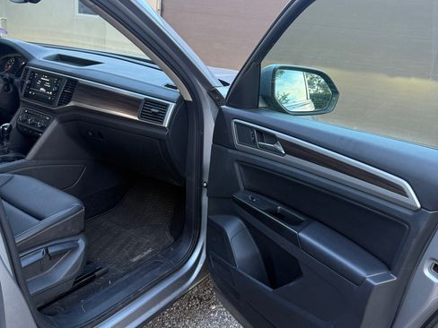 Used 2021 Volkswagen Atlas SE image 17