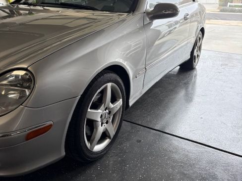 Used 2005 Mercedes-Benz CLK 320 Coupe image 6