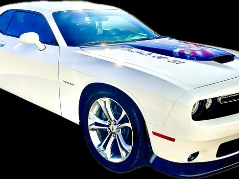 Used 2022 Dodge Challenger R/T image 9