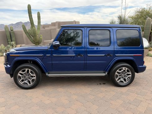 Used 2025 Mercedes-Benz G 550 image 1