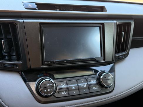 Used 2015 Toyota RAV4 XLE AWD/4WD image 7
