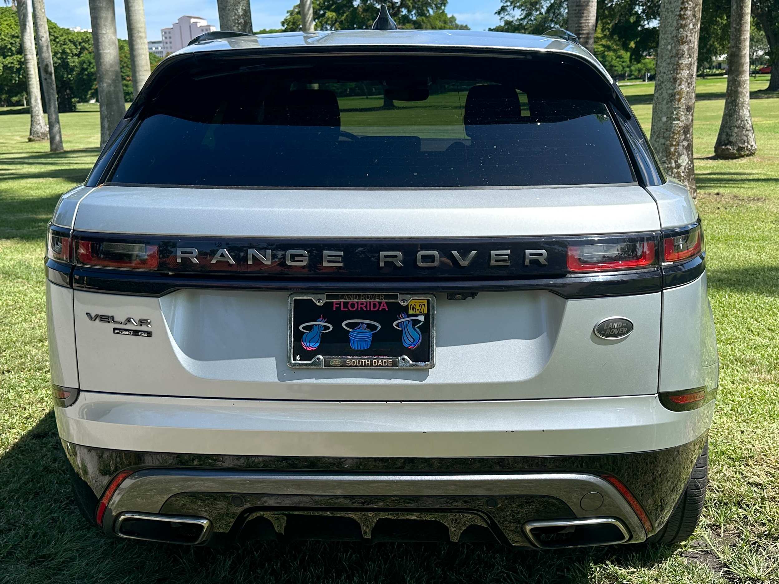 Used 2018 Land Rover Range Rover Velar R-Dynamic SE AWD/4WD image 5