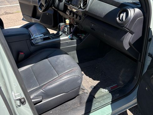 Used 2021 Toyota Tacoma TRD Pro AWD/4WD image 14