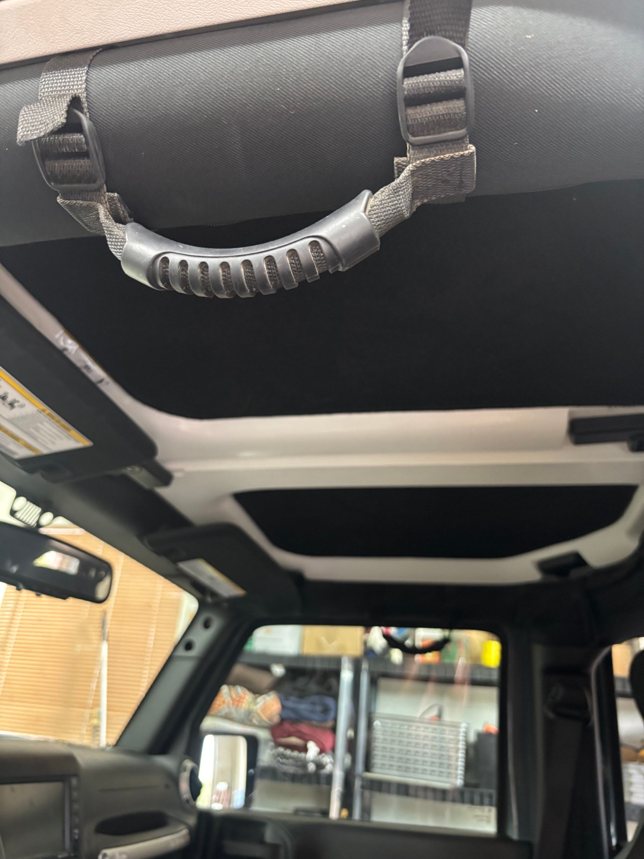 Used 2015 Jeep Wrangler Unlimited Rubicon w/ Connectivity Group AWD/4WD image 14