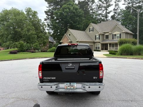 Used 2014 Nissan Frontier SV w/ SV Value Truck Package RWD image 5