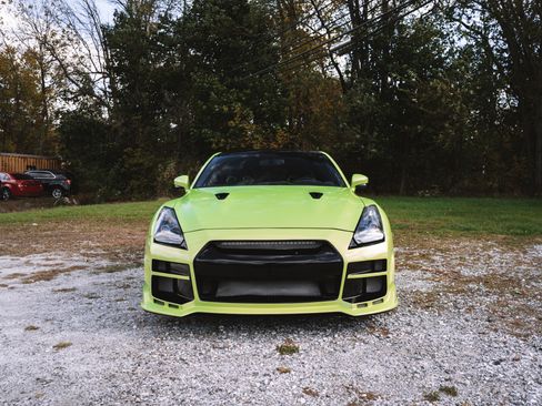 Used 2010 Nissan GT-R Premium image 8