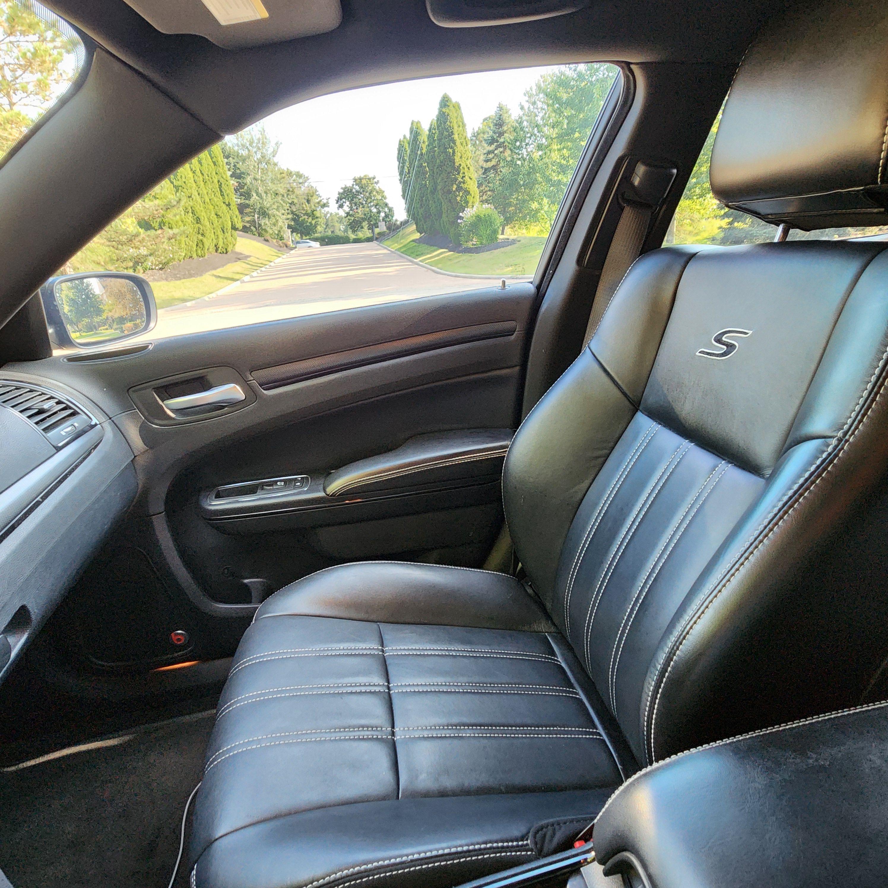 Used 2016 Chrysler 300 S RWD image 13