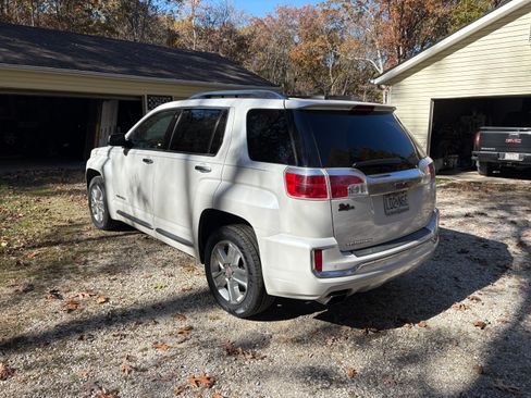 Used 2016 GMC Terrain Denali image 4